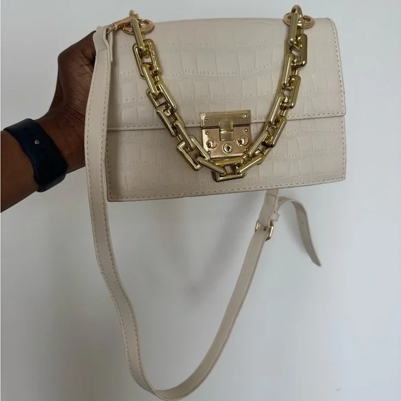 Beige Croc Shoulder Bag with gold hardware - Picture 2 of 10